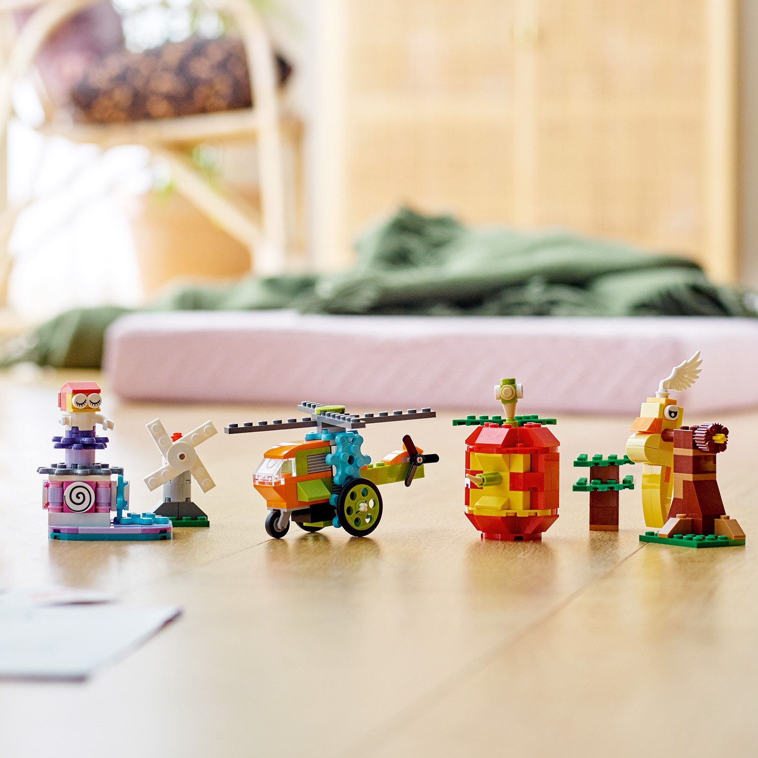 11019 LEGO Classic Bricks and Functions (500 Pieces)